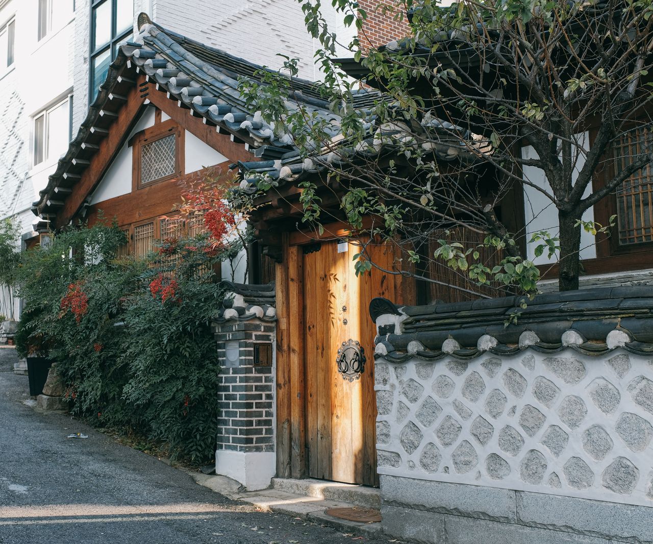 contact-img Charming Hanok-style home with intricate woodwork and traditional Korean architecture in Seoul.